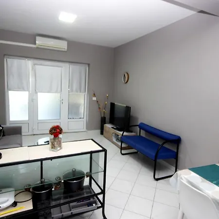 Fjolla Apartman *