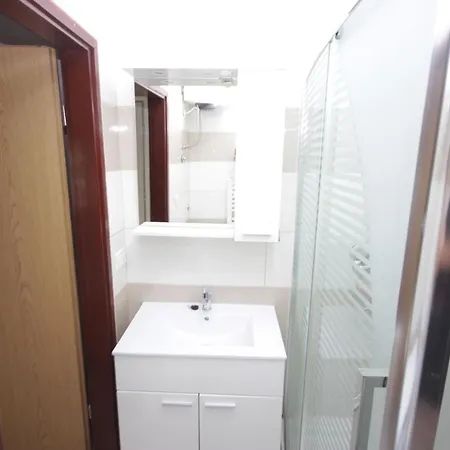 Fjolla Apartman