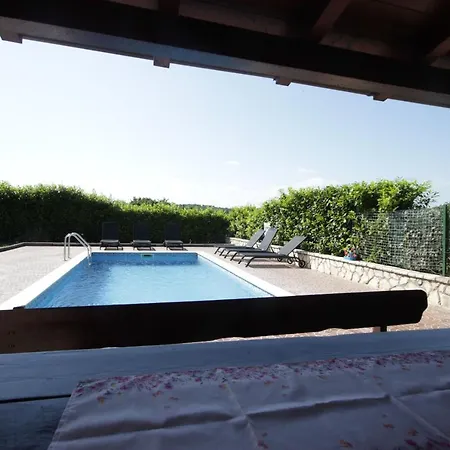 Fjolla Appartement *